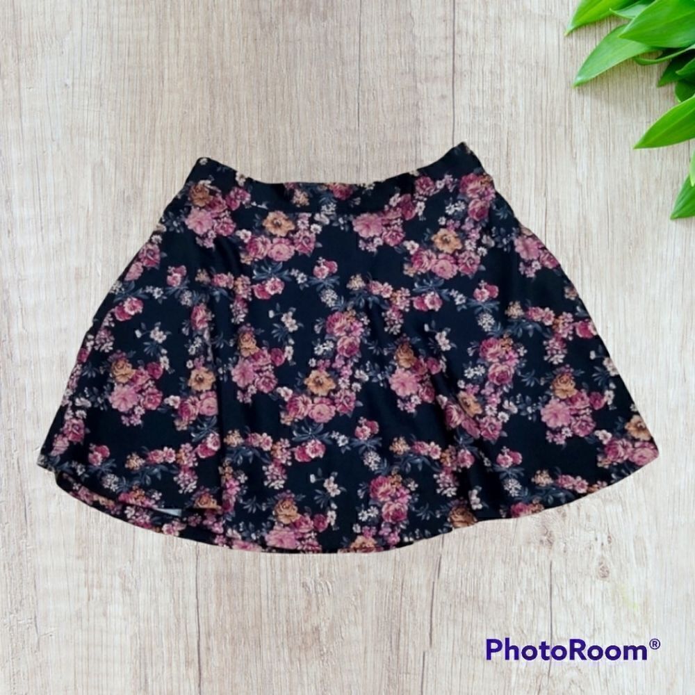FOREVER 21 Floral skirt(B008)